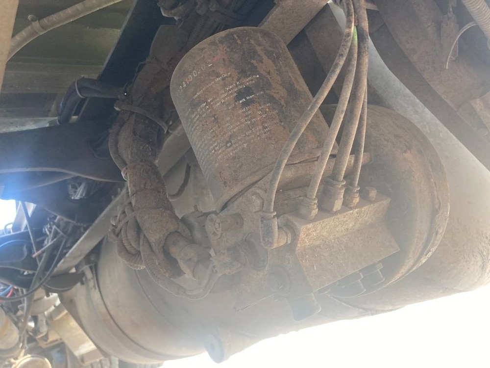 Bendix AD-IS Air Dryer - Used