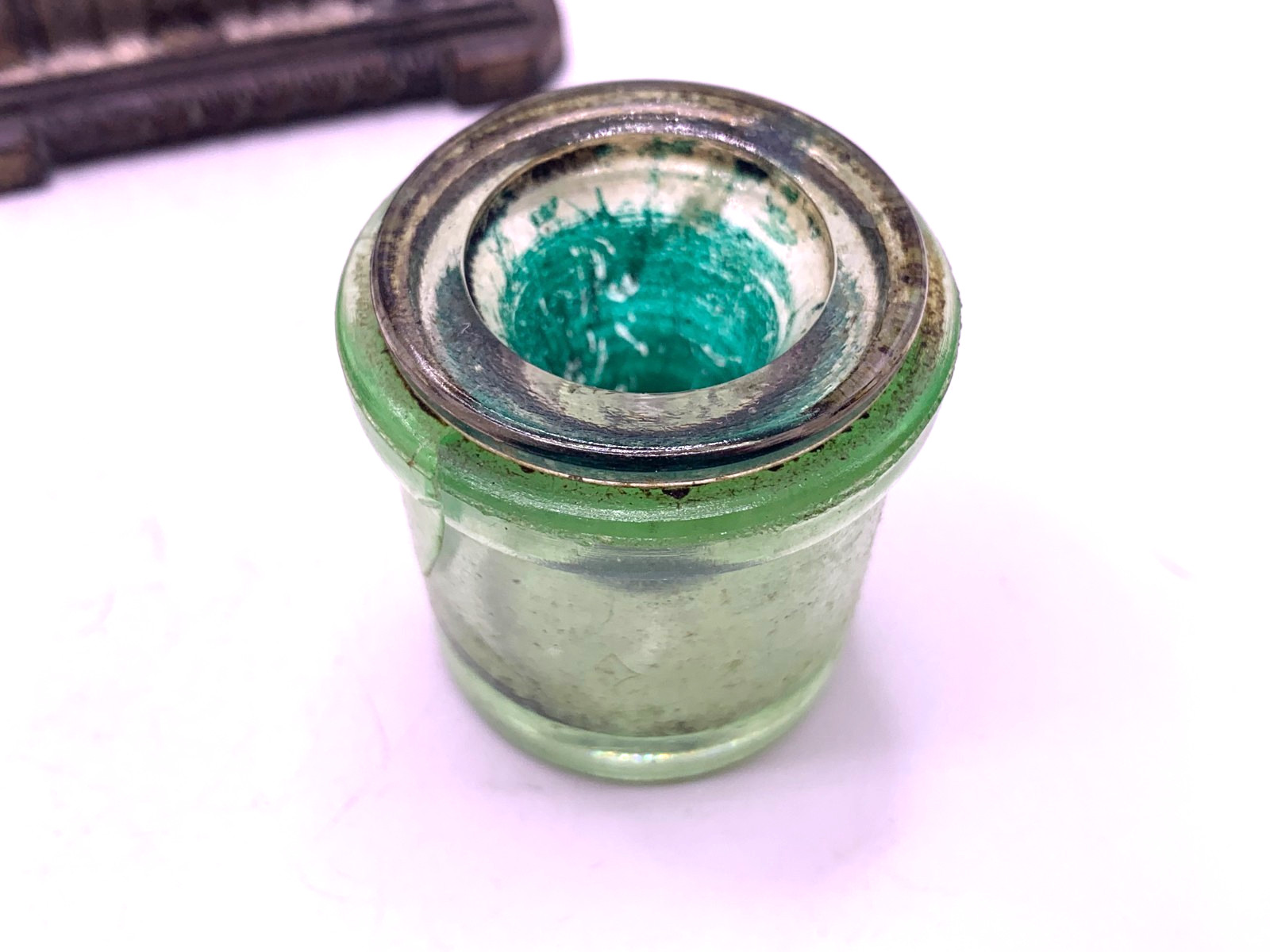 Antique Uranium Glass insert bronze inkwell very worn / damaged