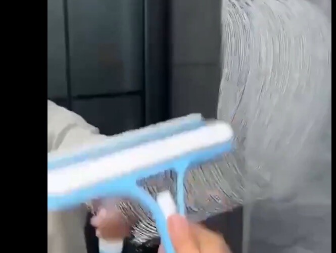 1PC Window Squeegee Cleaner Window Wiper Microfiber Scrubber with Spray Head