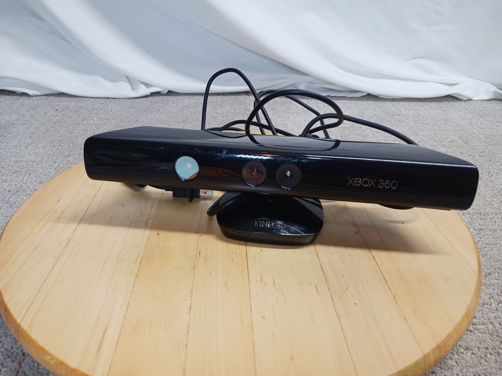 Microsoft 1414 Xbox 360 Kinect Sensor Bar Camera Only Black Used