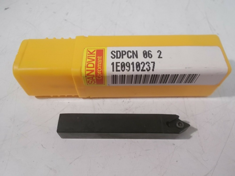 NIB Sandvik Coromant SDPCN 06 2 Indexable Toolholder
