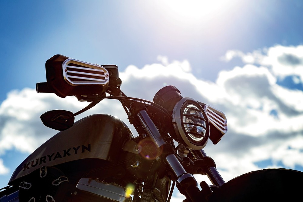 Kuryakyn XL Silver Dillinger Handguards (6708)