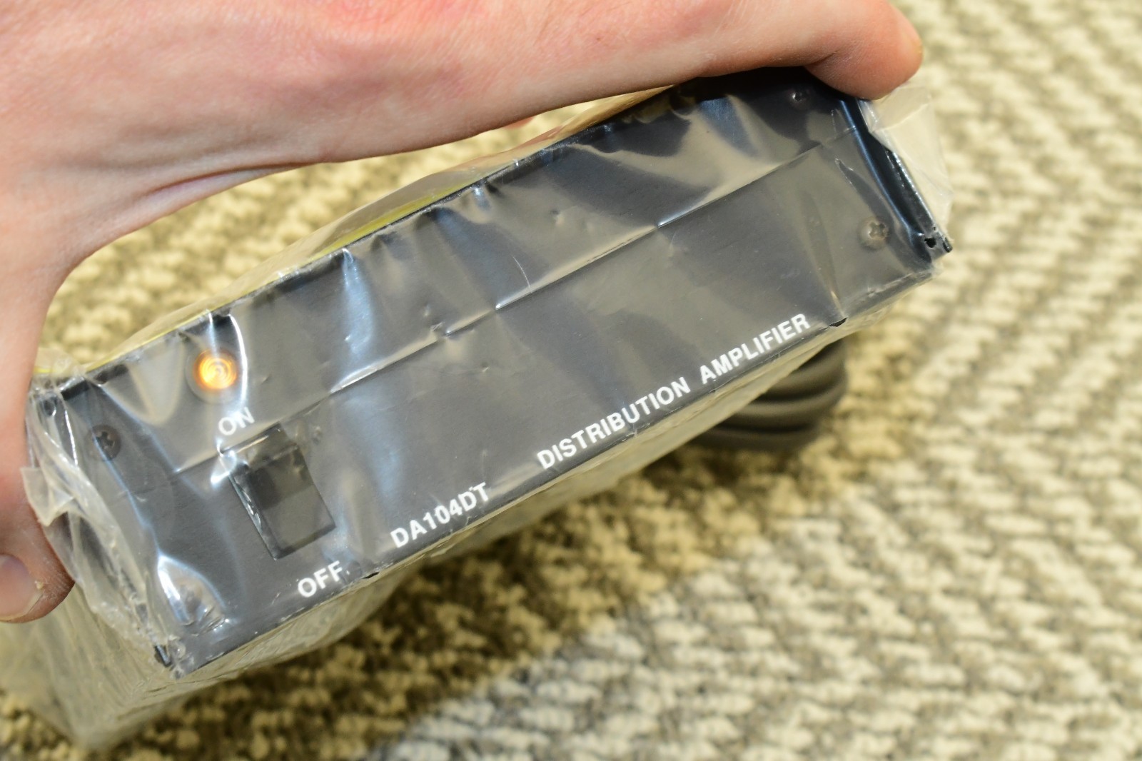 Pelco DA104DT Video Distribution Amplifier Power - NEW / UNUSED