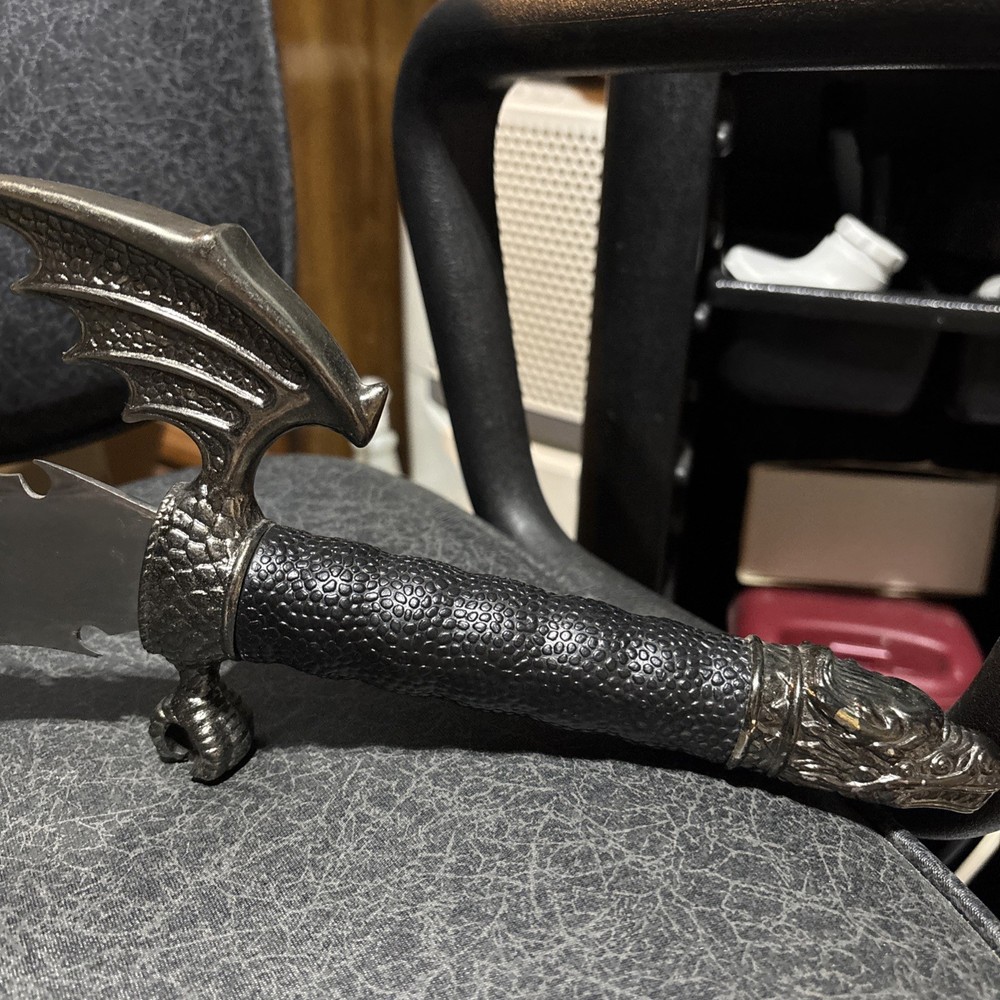 21" Flying Dragon Serrated Rippled Fantasy Dagger