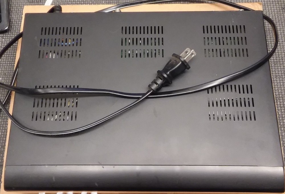 VIEWSAT VS 2000 DIGITAL SATELLITE RECEIVER / No Remote #9003