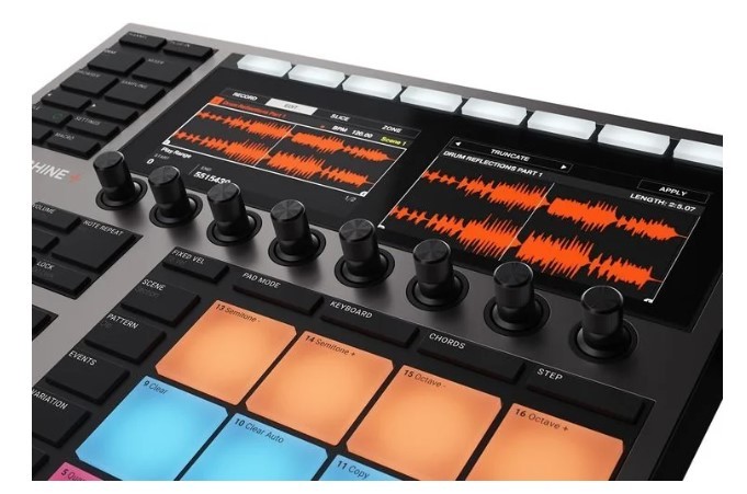 Native Instruments MASCHINE-PLUS STANDALONE PRODUCTION & PERFORMANCE INSTRUMENT