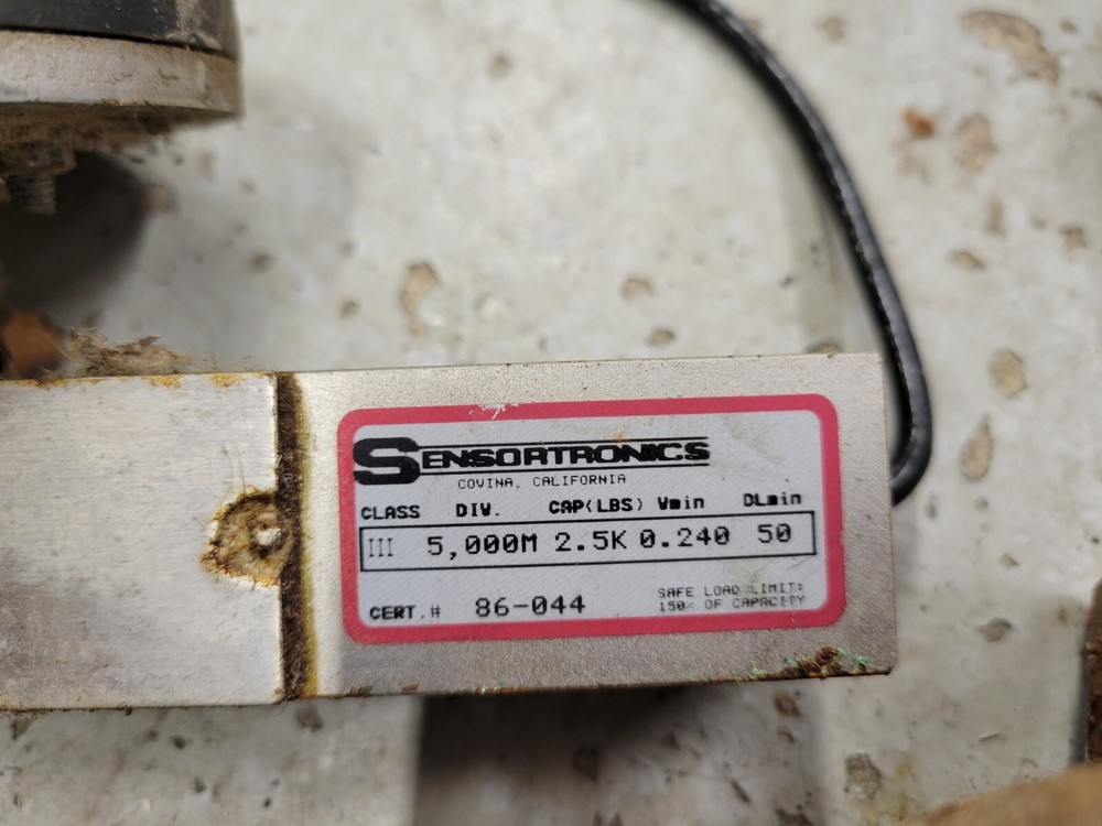 General Electric Systems Scale Head display and sensortronics pucks 500 lbs