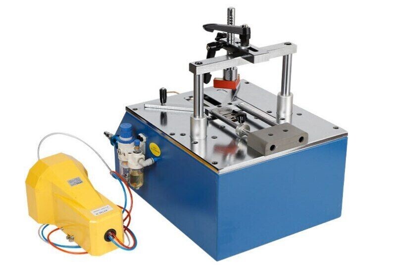 Bench-Top Type Picture Frame Underpinner Desktop Pneumatic Nail Angle Machine