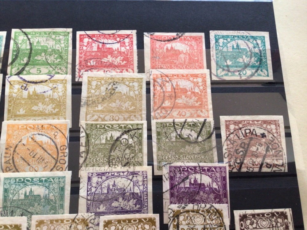 Slovenska mounted mint & used stamps A12847
