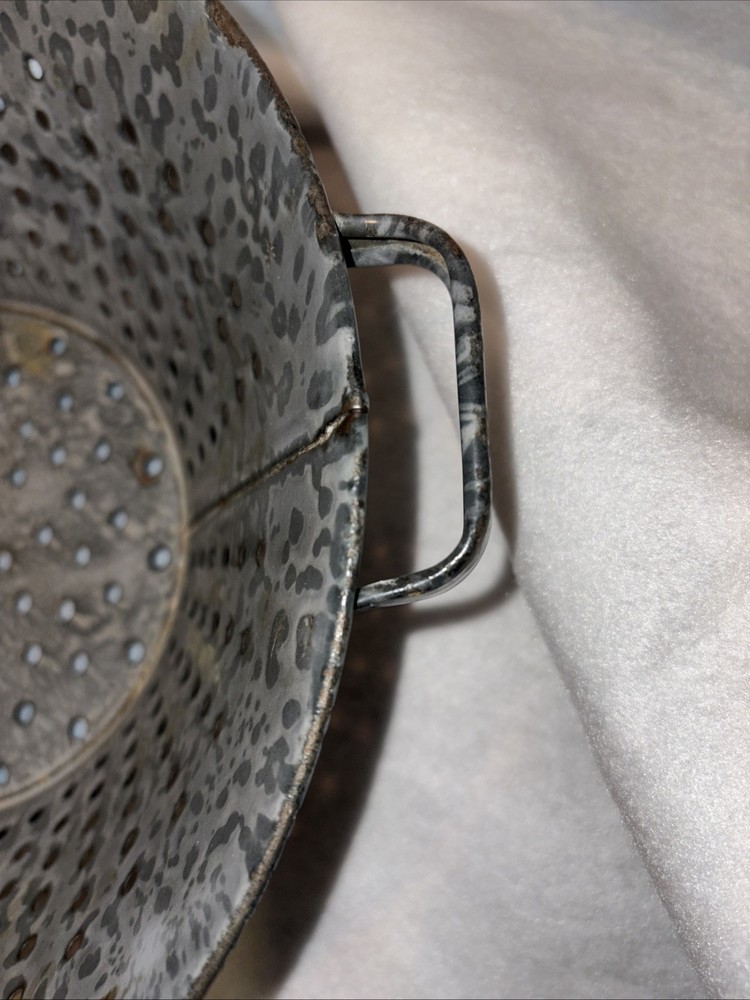 Antique Gray Graniteware Colander 11”