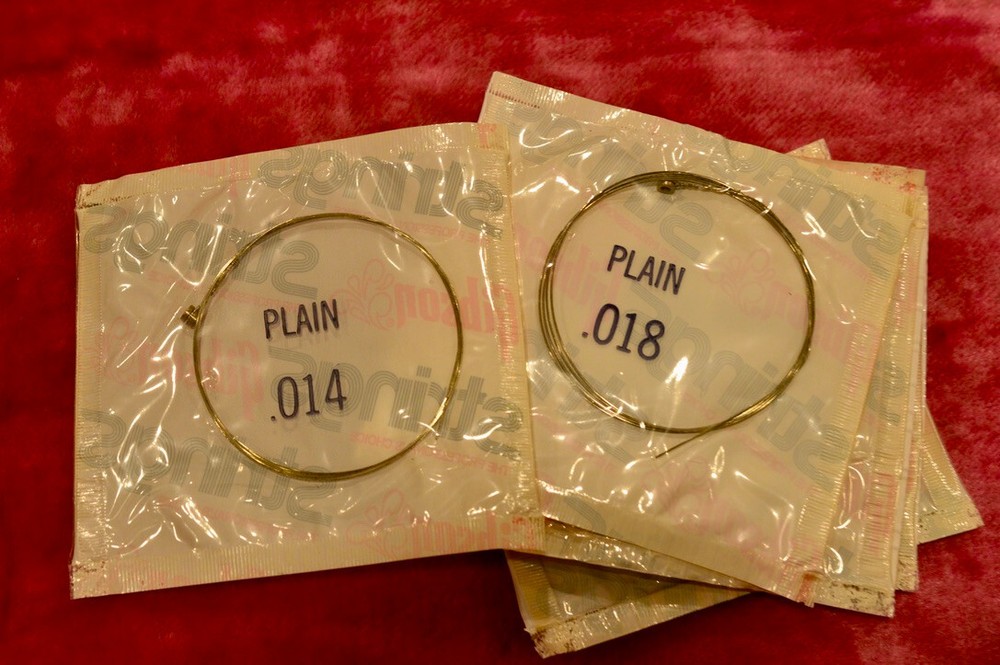 Vintage 1960's Gibson String Pack - UNOPENED Case Candy - Flatwound .14 - .56
