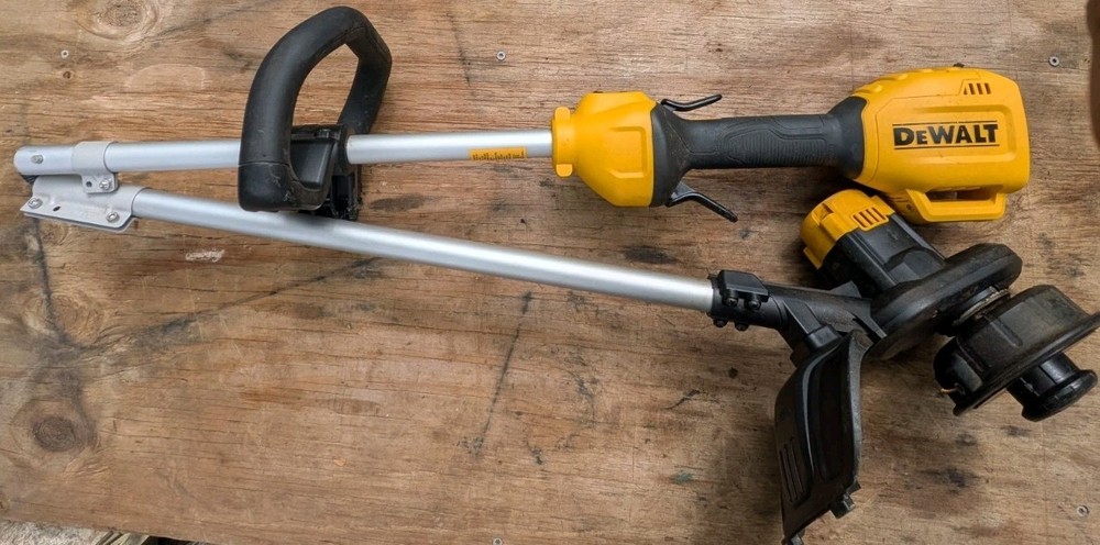 DEWALT DCST925 20V MAX 13" Cordless String Trimmer - Untested - For Parts