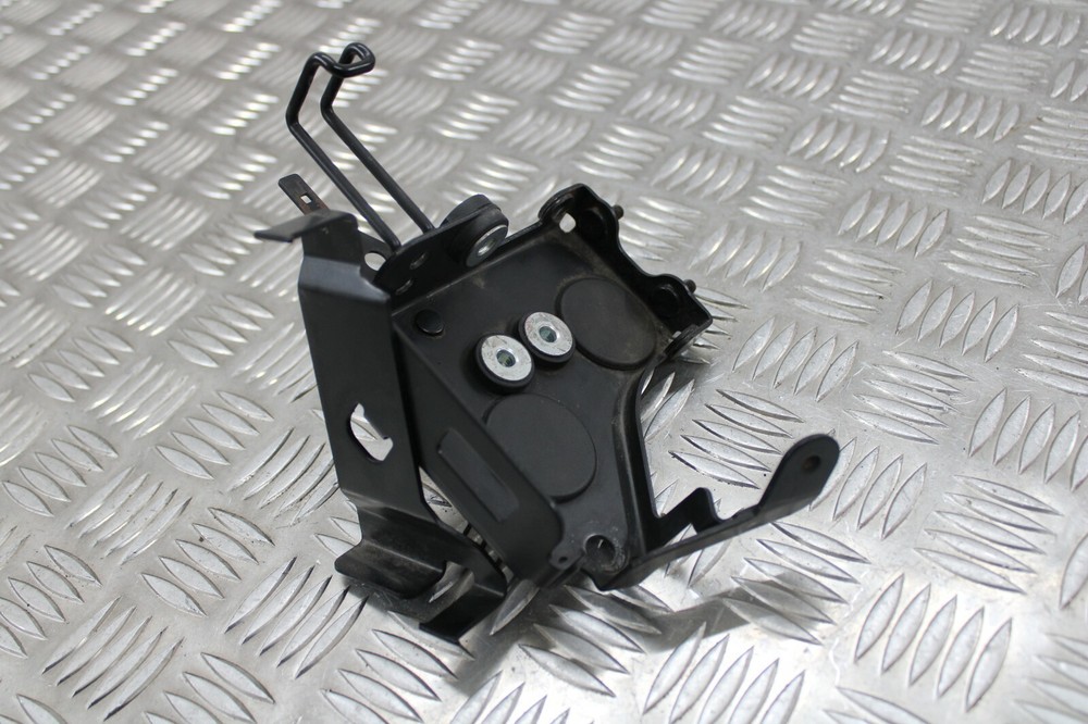 Yamaha XSR 700 2017 ABS pump bracket 2016 > 2020