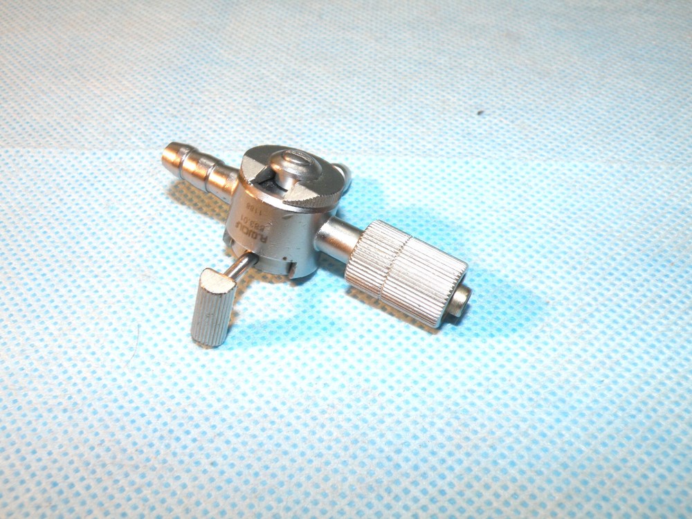 R Wolf flexible scope channel adapter with switchable ports, model 883.01
