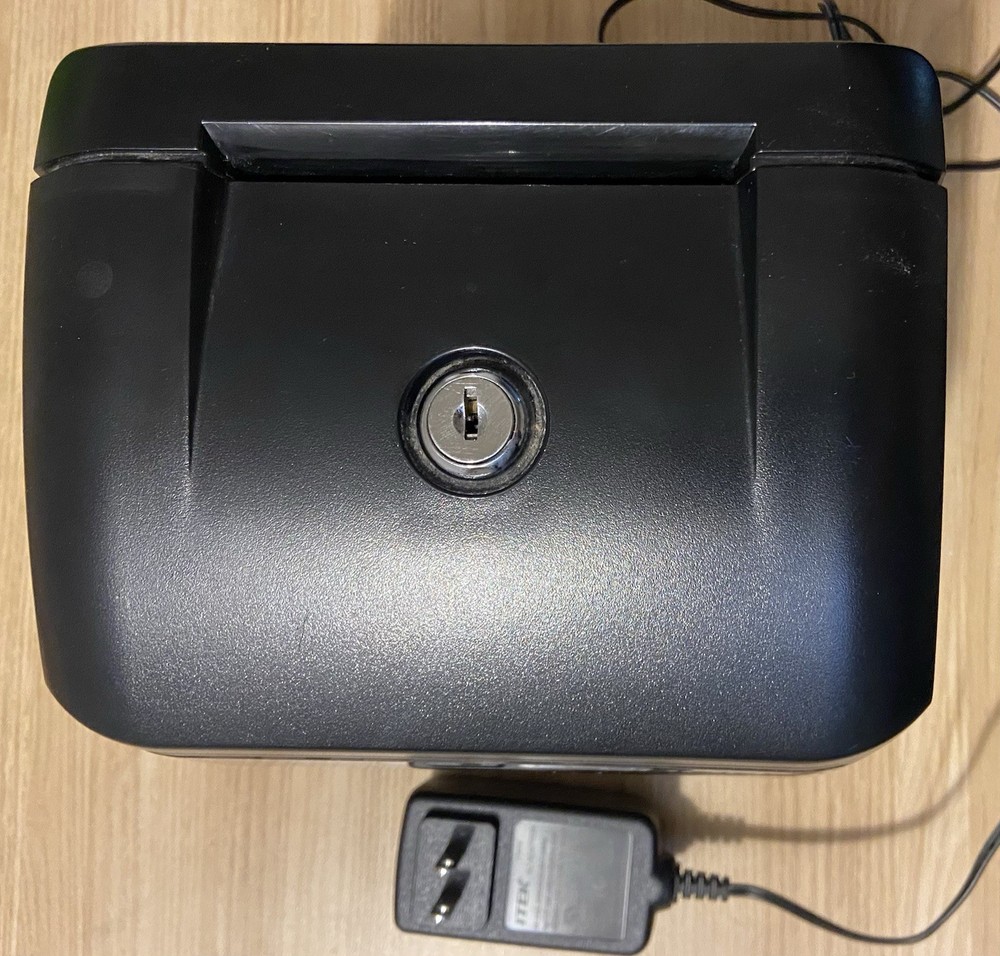 Pyramid Time Systems Model 5000 Auto Totaling Time Recording Clock (no Key)