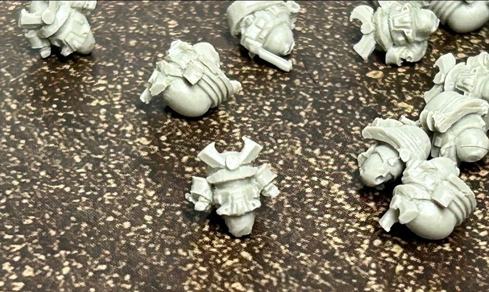 Resin Samurai Helmets Bits Pack 28mm Scale