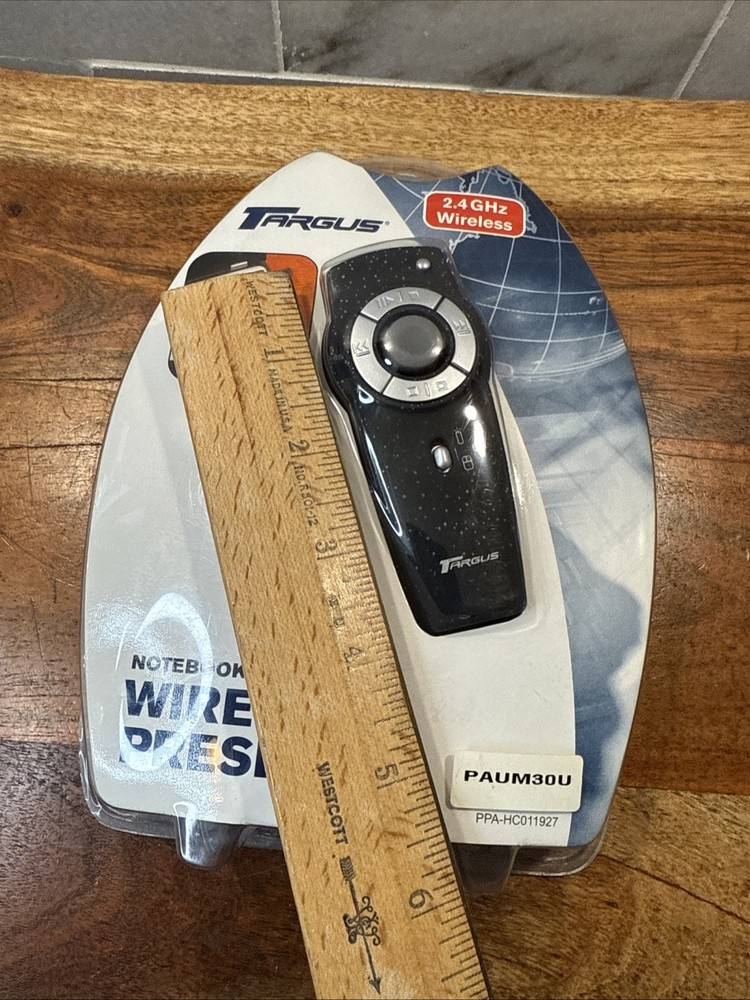 Targus PAUM30U 2.4GHz Notebook Wireless Presenter Laser Pointer Clicker