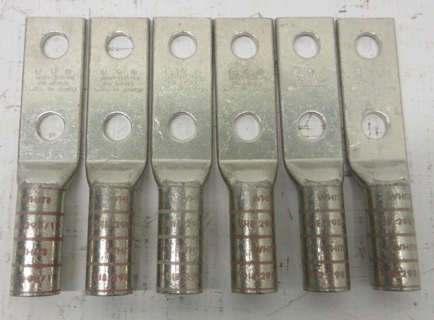 NEW Burndy YAZ31-2NTC-FX 2 Hole Crimp Lugs 250 637/24 White Die NNB (LOT OF 6)