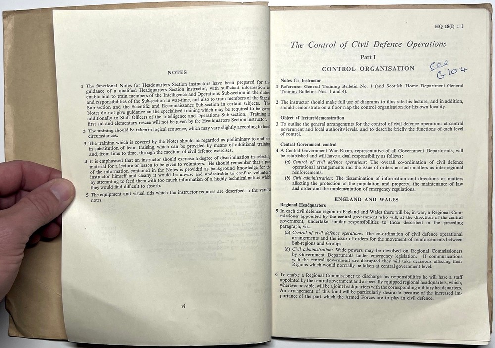 1960 UK CIVIL DEFENCE HQ SECTION INSTRUCTOR NOTES HMSO NUCLEAR TRAINING HANDBOOK