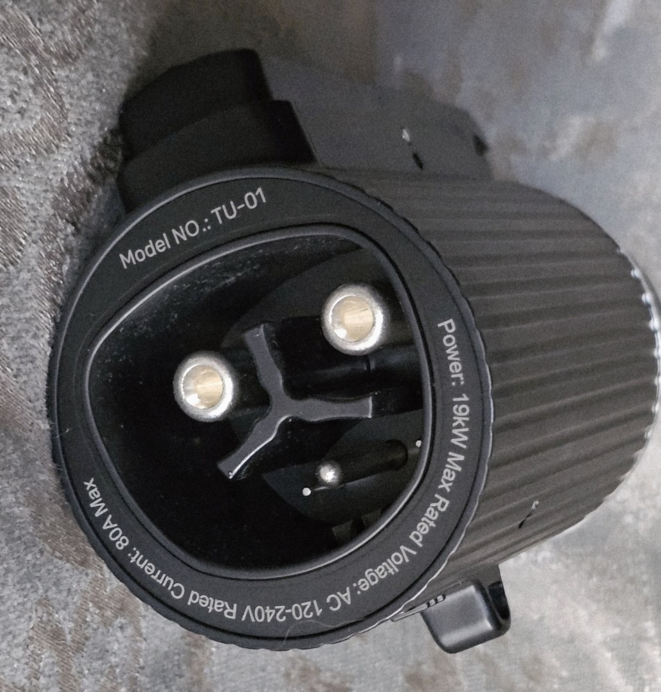 Mavulo Tesla to J1772 Charging Adapter