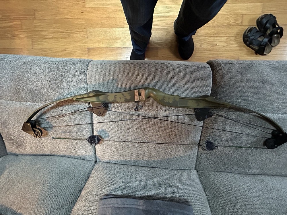 Vintage Left Hand Bear Whitetail Hunter Compound Bow 50”