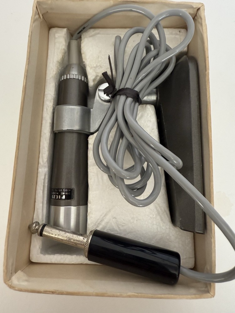 Vintage Piezo Dynamic Microphone Model DX-75 Japan Untested With Box