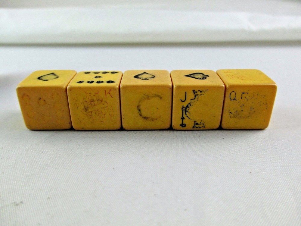 Vintage BAKELITE POKER DICE & Case 688C