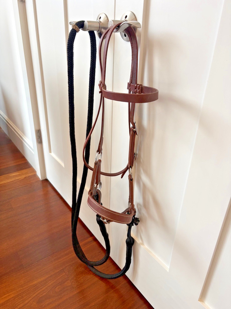 8.5' Poly Loop Rein, Braided Knots and Center Braid Ring, with Leather Sidepull