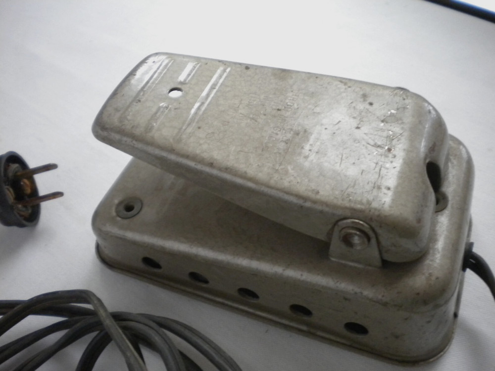 White FR Sew Machine Motor, Light, Foot Control w/Wall Plug & Motor Light/Socket