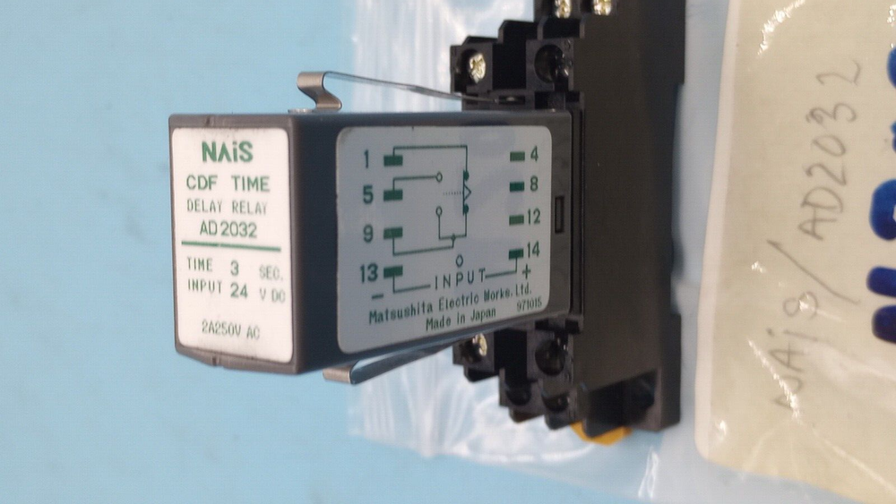 NAIS AD2032 CDF Time Delay Relay (TIME 3 SEC, INPUT 24 V DC 2A ,250V+ SOCKET