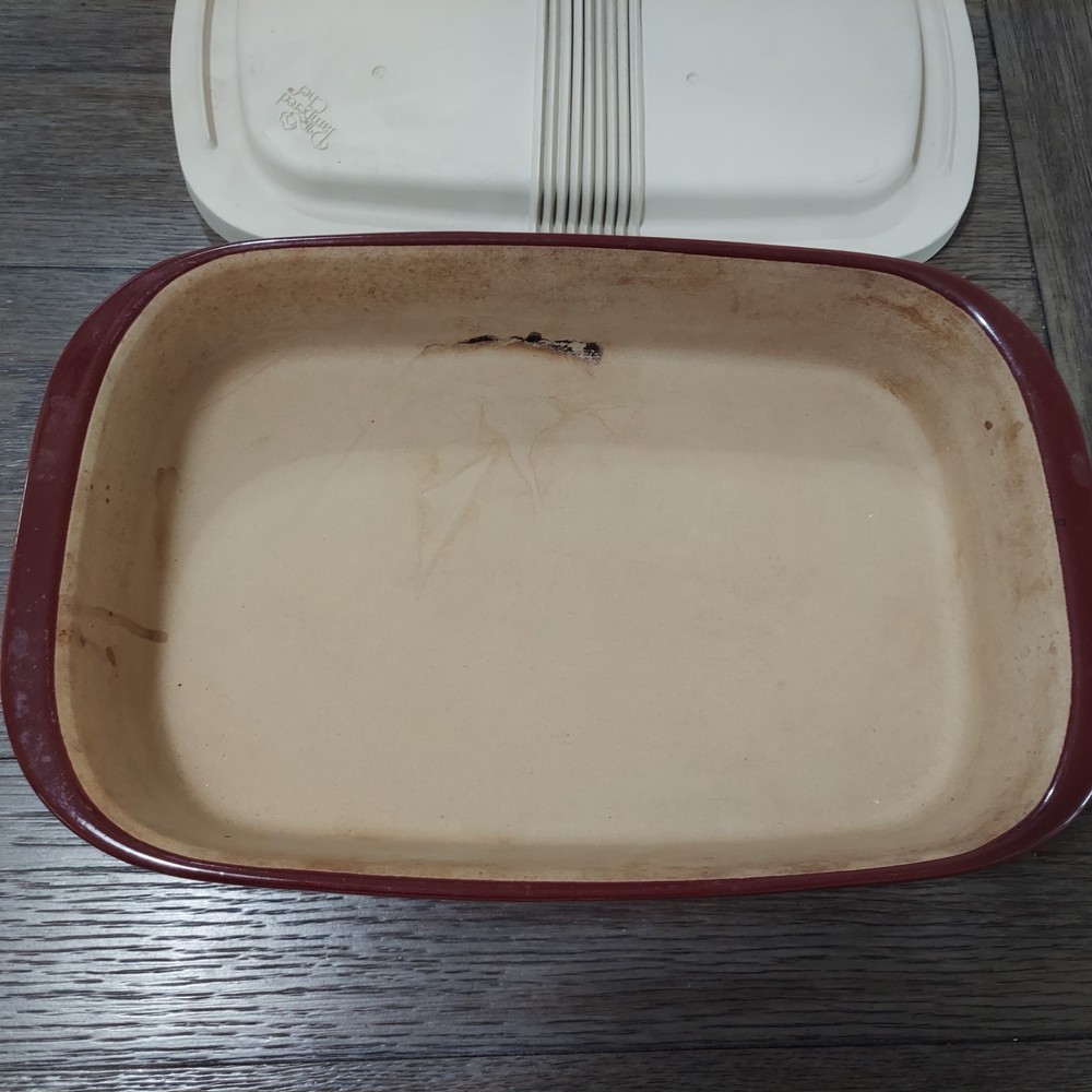 Pampered Chef Retired Cranberry Rectangular Baker 9”x13” Stoneware 1338 with lid