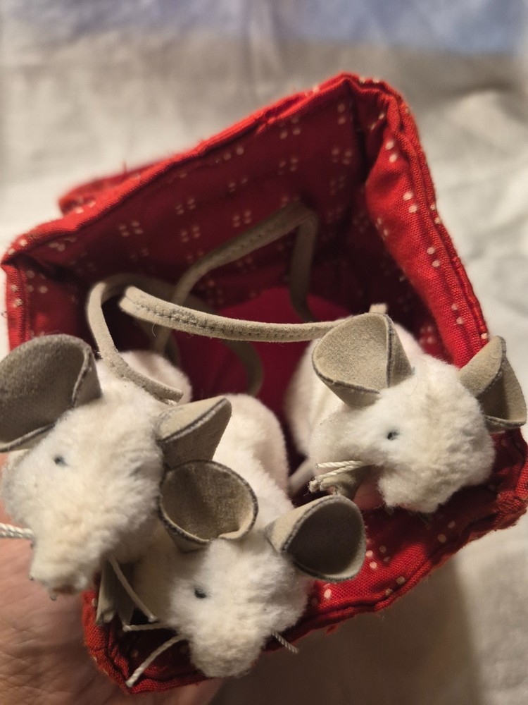 puppet Folkmanis 3 Mice in red gift box