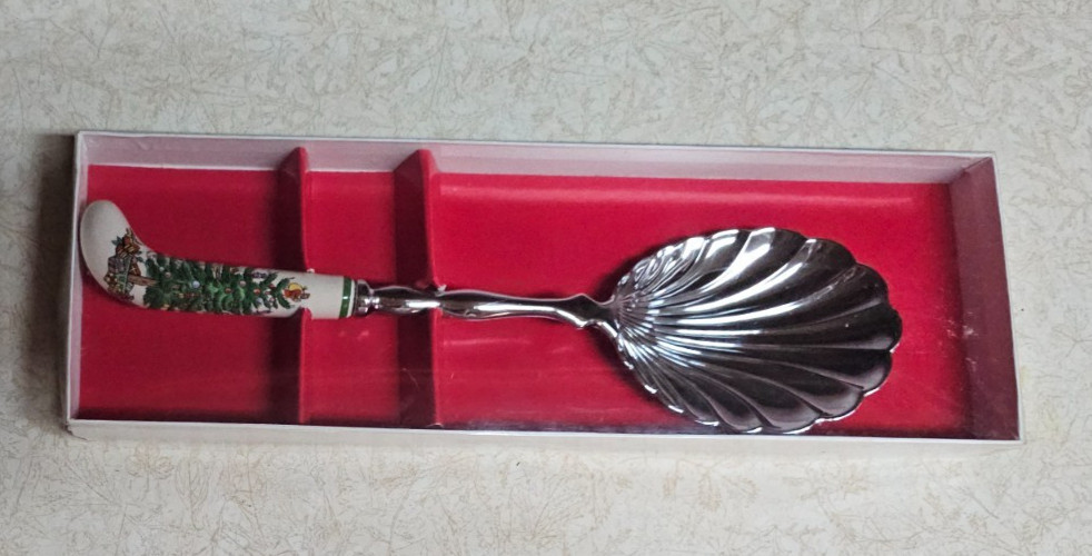 Spode Christmas Tree 11" Long Shell Shaped Stainless Serving Spoon