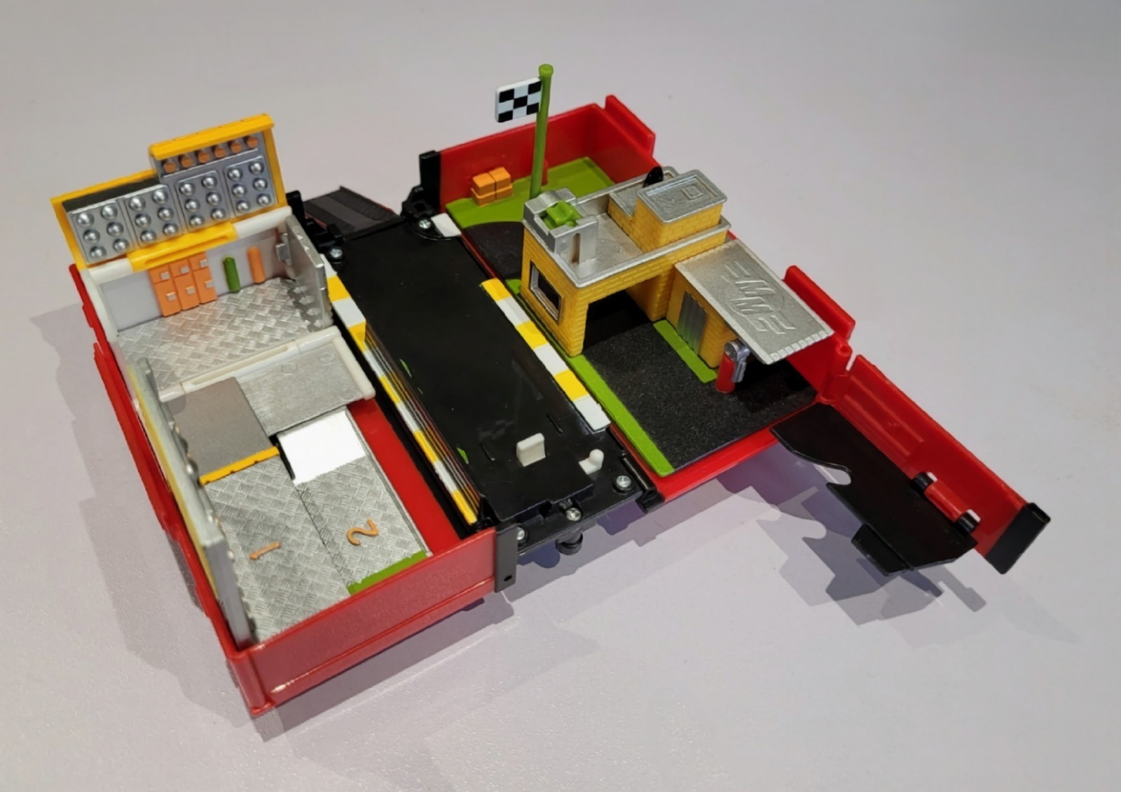 Micromachines 2002 Finish Line Truck Complete With Exclusive Playset Vehicle