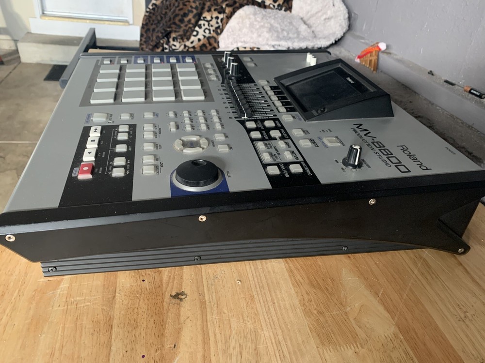 roland mv 8800