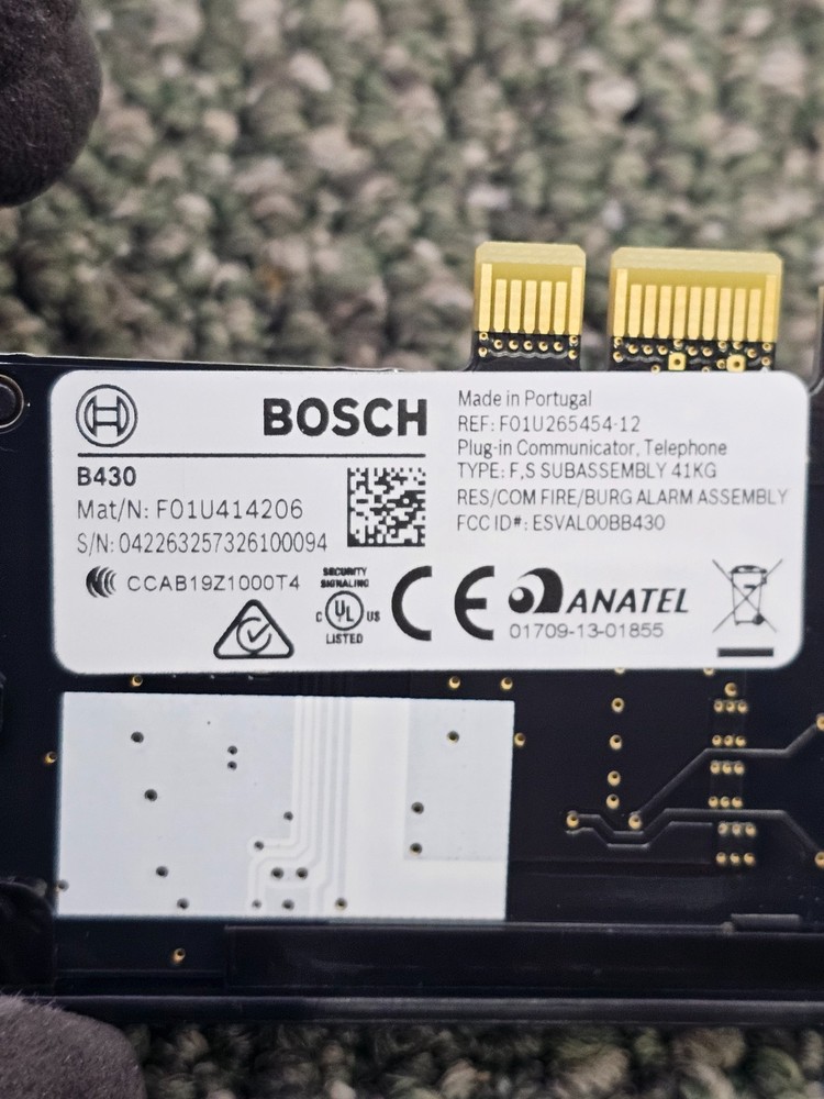 Bosch B430: Plug-in Telephone Communicator Control Panel Interface