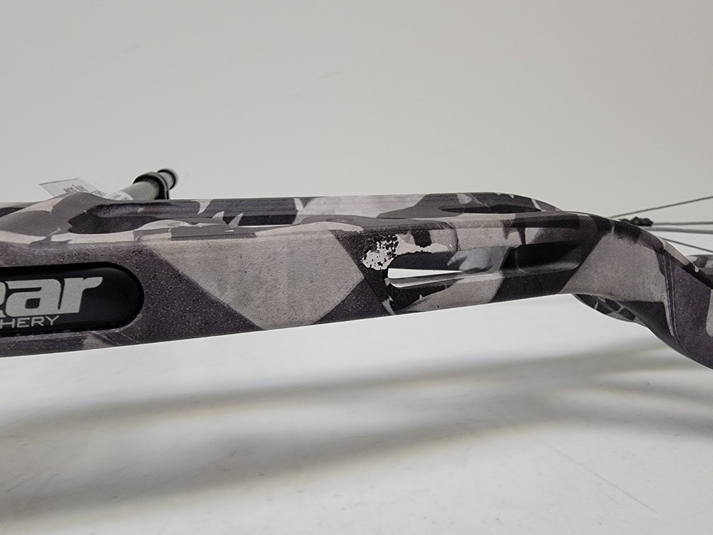 Bear Archery Revival Bow RH Hunting Bow