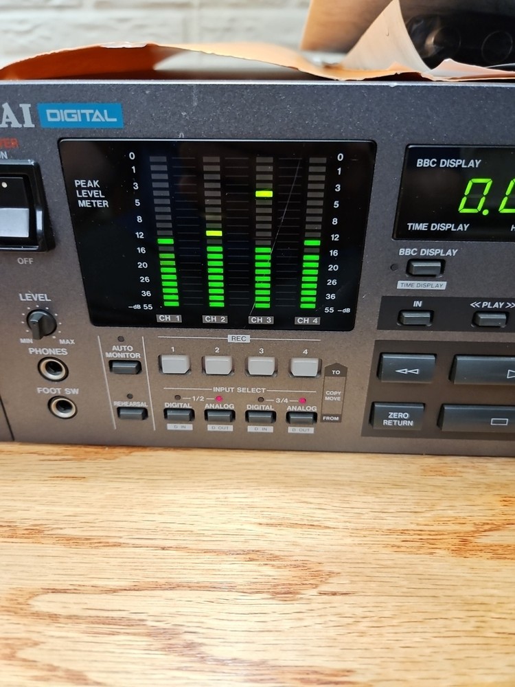 AKAI DIGITAL Hard Disk Recorder DR4d v3.03 loaded - plus extras