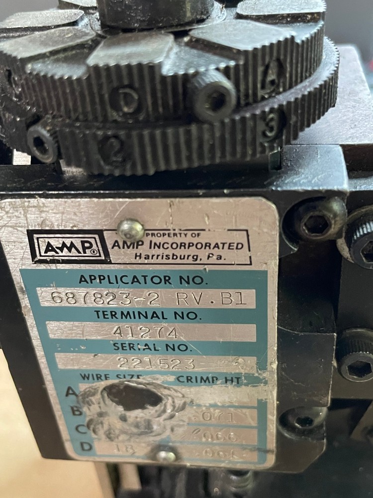 Amp 687823-2 Applicator