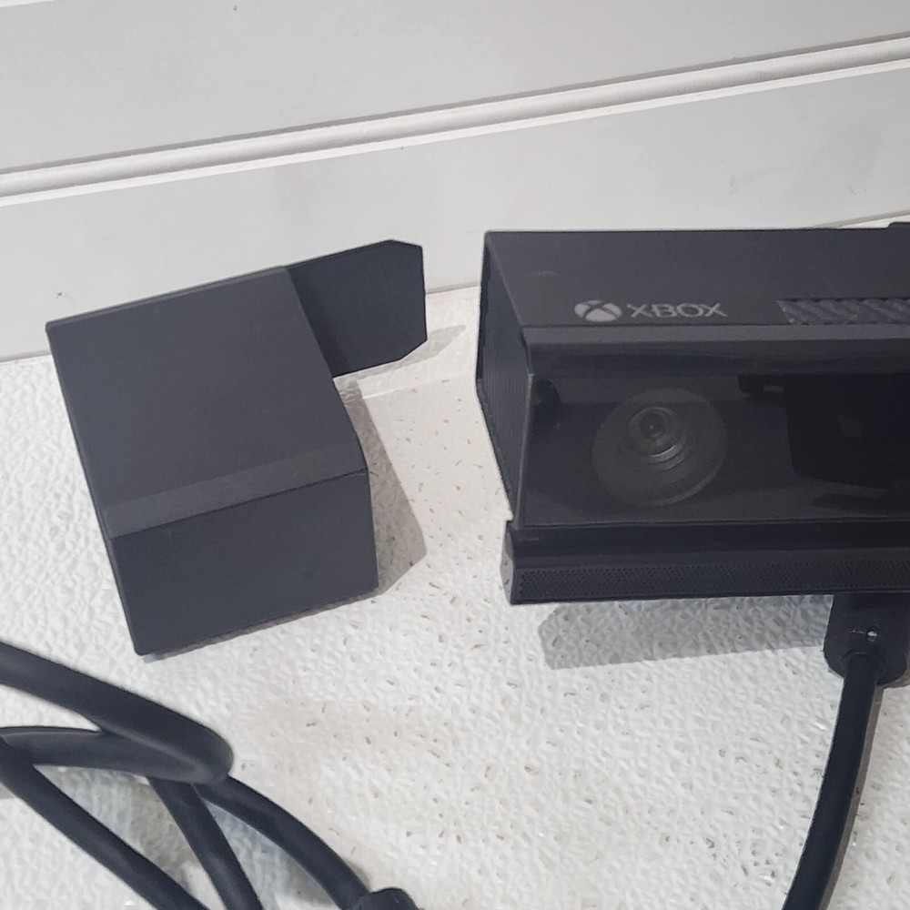 Microsoft Xbox One Kinect Sensor Camera - Black OEM Model 1520 + MOUNT And Cover