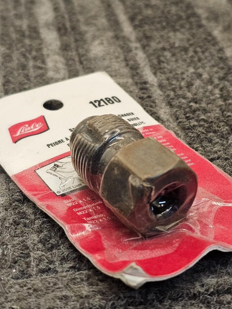 Lisle 12180: M22 x 1.5 Soot Sensor Thread Chaser