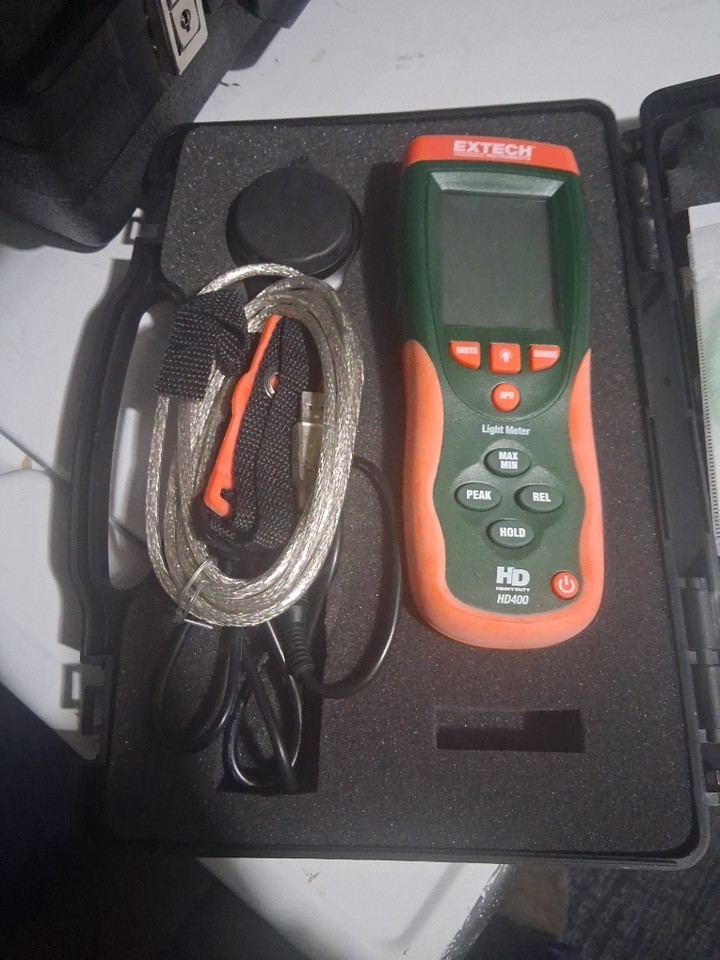 Extech HD400  Heavy Duty Light Meter with Accessories and case