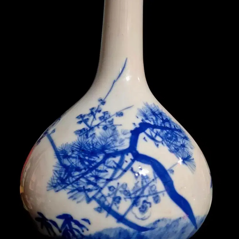 Blue Celadon Incense Burner with Sankan Samwoo Pattern - Korean Art