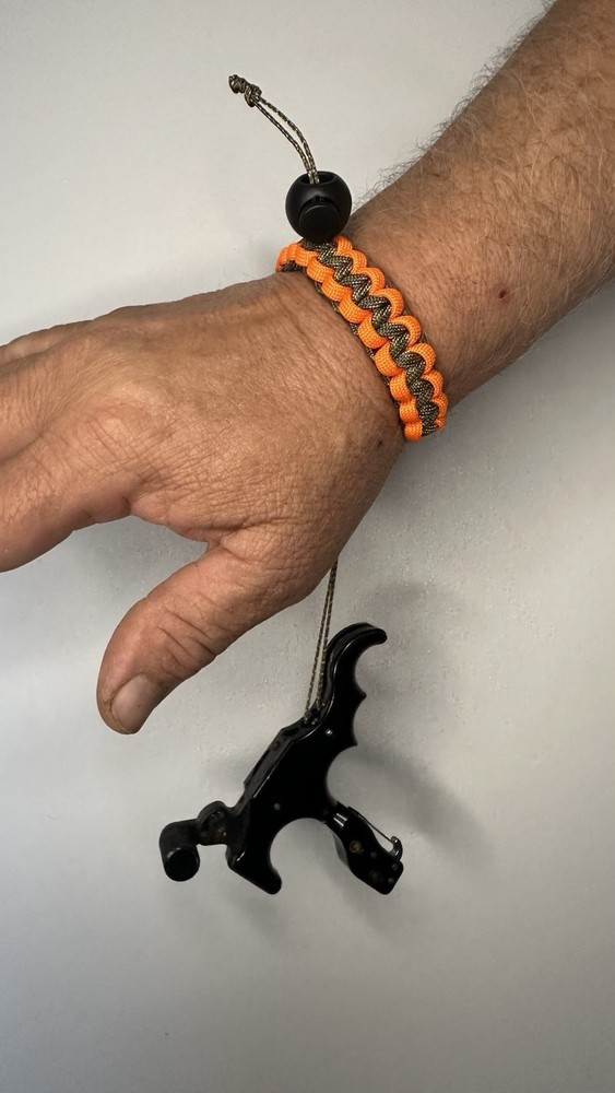 Bow Thumb Button Release Strap Camo And Orange
