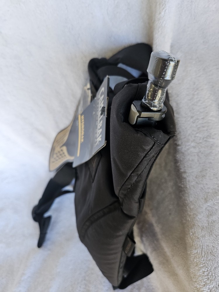 NWT Camelbak Hydrobak Antidote 50 OZ Black
