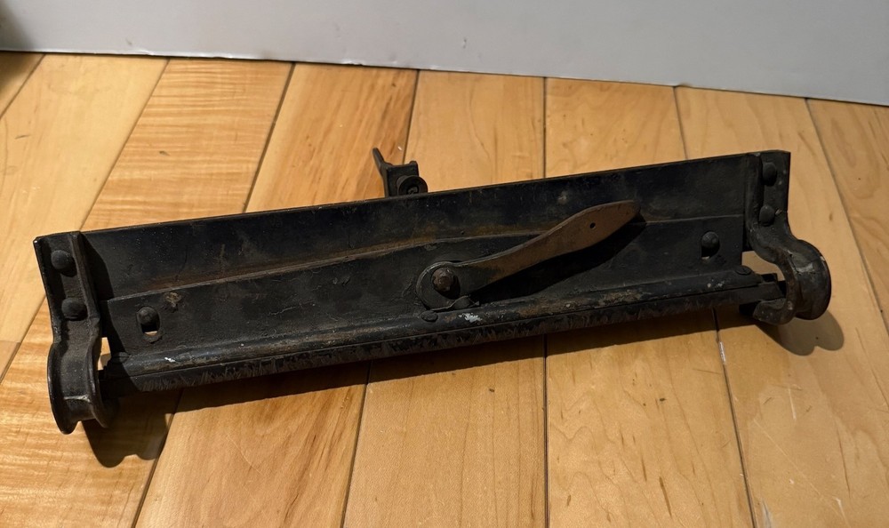 Antique Cast Iron Saw Sharpening Vice Bench Mount Tool Work Bench