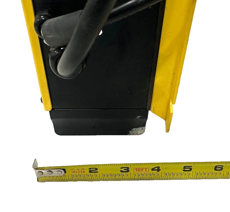 JLG BATTERY CHARGER 1001112111-1930ES 2630ES 3246ES 2030ES 2646ES PRE-OWNED 24 V