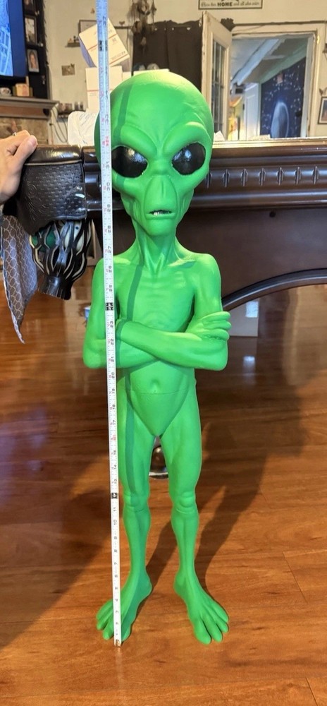 Mad Alien Statue 3 Feet Tall