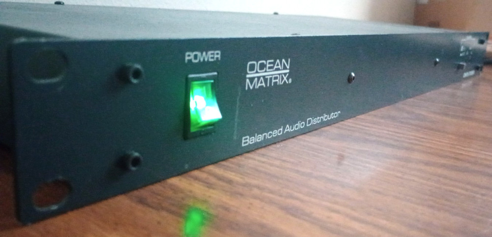 Ocean Matrix OMX-7004 Balanced Audio Distribution ~ Powers Up, Untested!