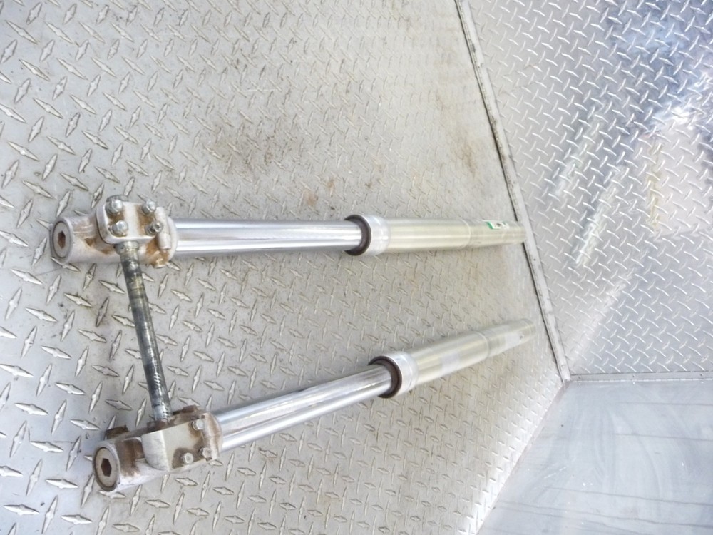 Yamaha YZ250 Fork Set with Axle #351